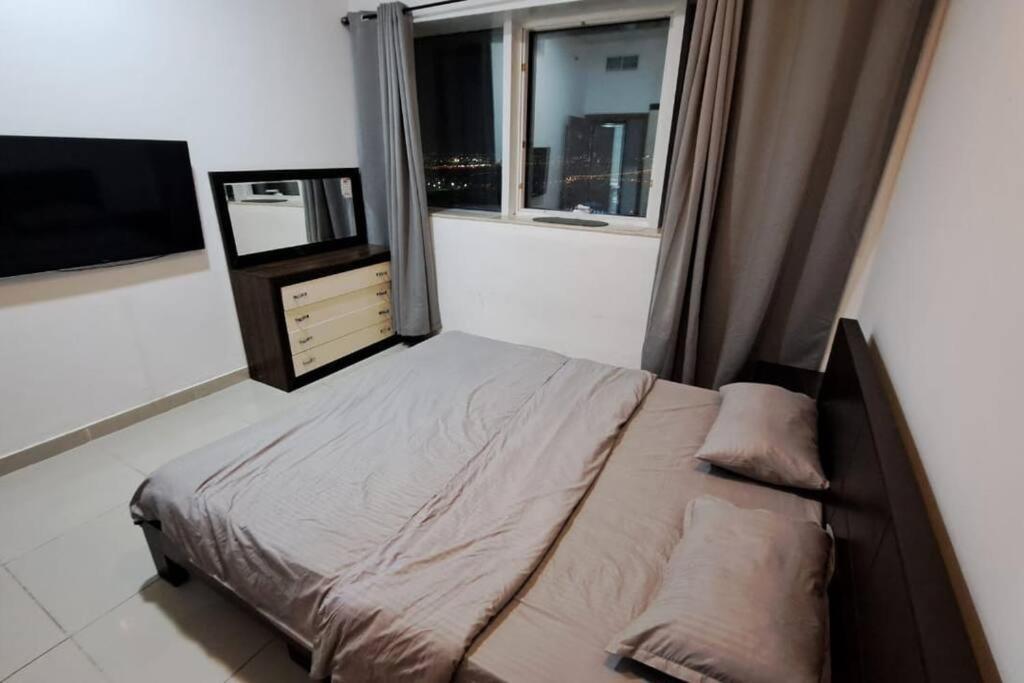 Apartment 2 Bedroom With 4 King Size Beds Dubai