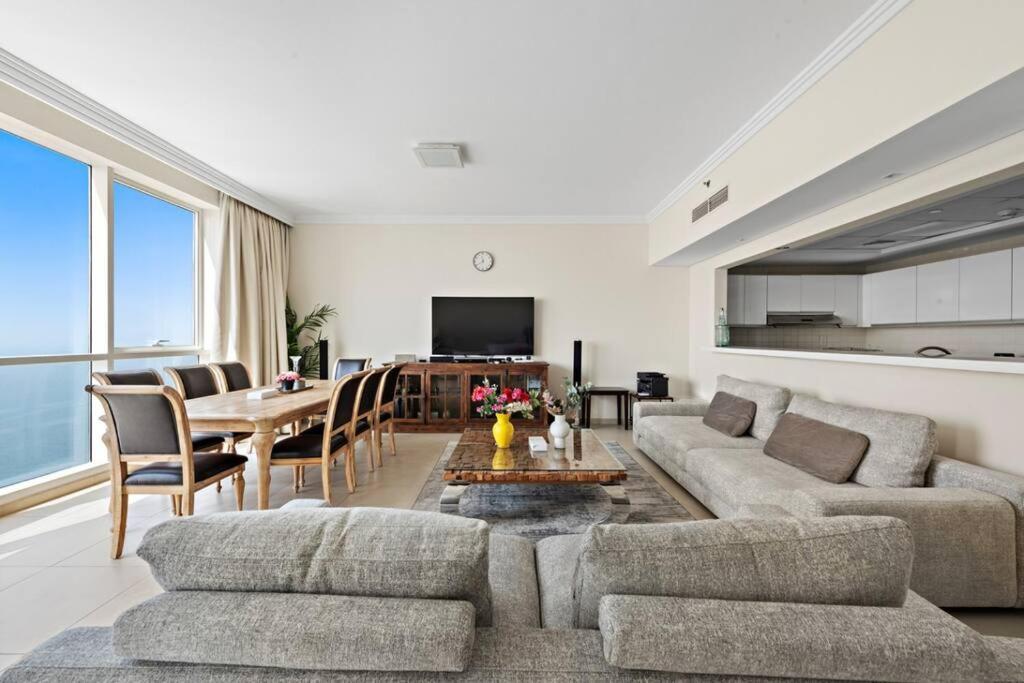 Apartment Entire 3 Bedroom With Direct Access Dubai