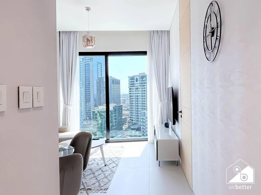 Luxury 1b Jbr Escape With Stunning Views Dubai