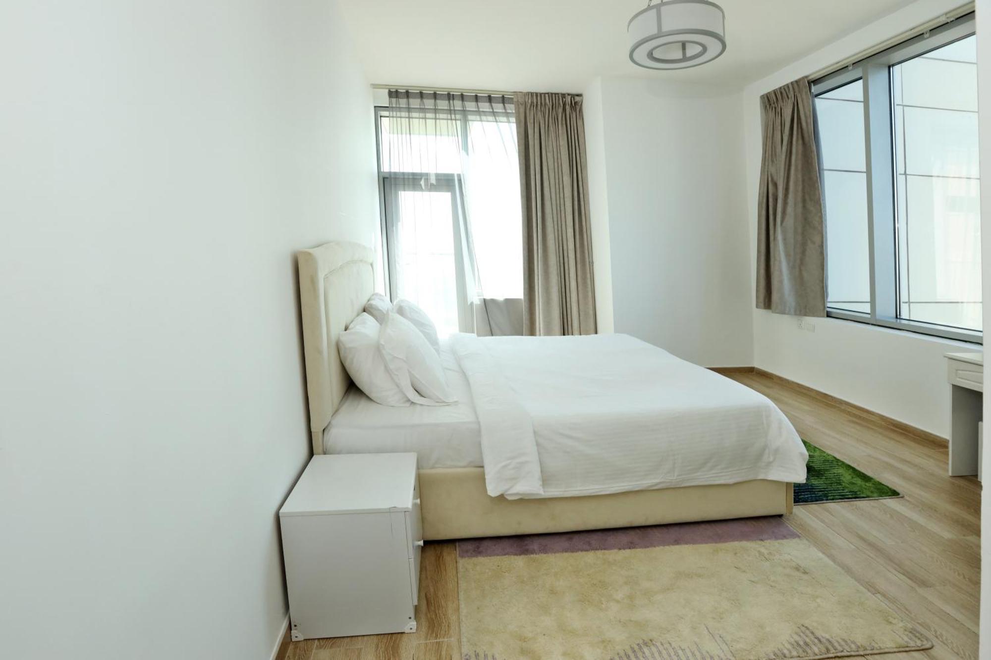 Brown Stone - Canal & Burj Khalifa Five Star Dubai