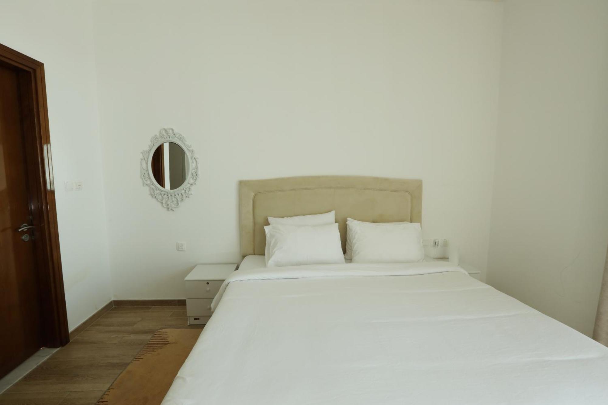 Apartment Brown Stone - Canal & Burj Khalifa Five Star