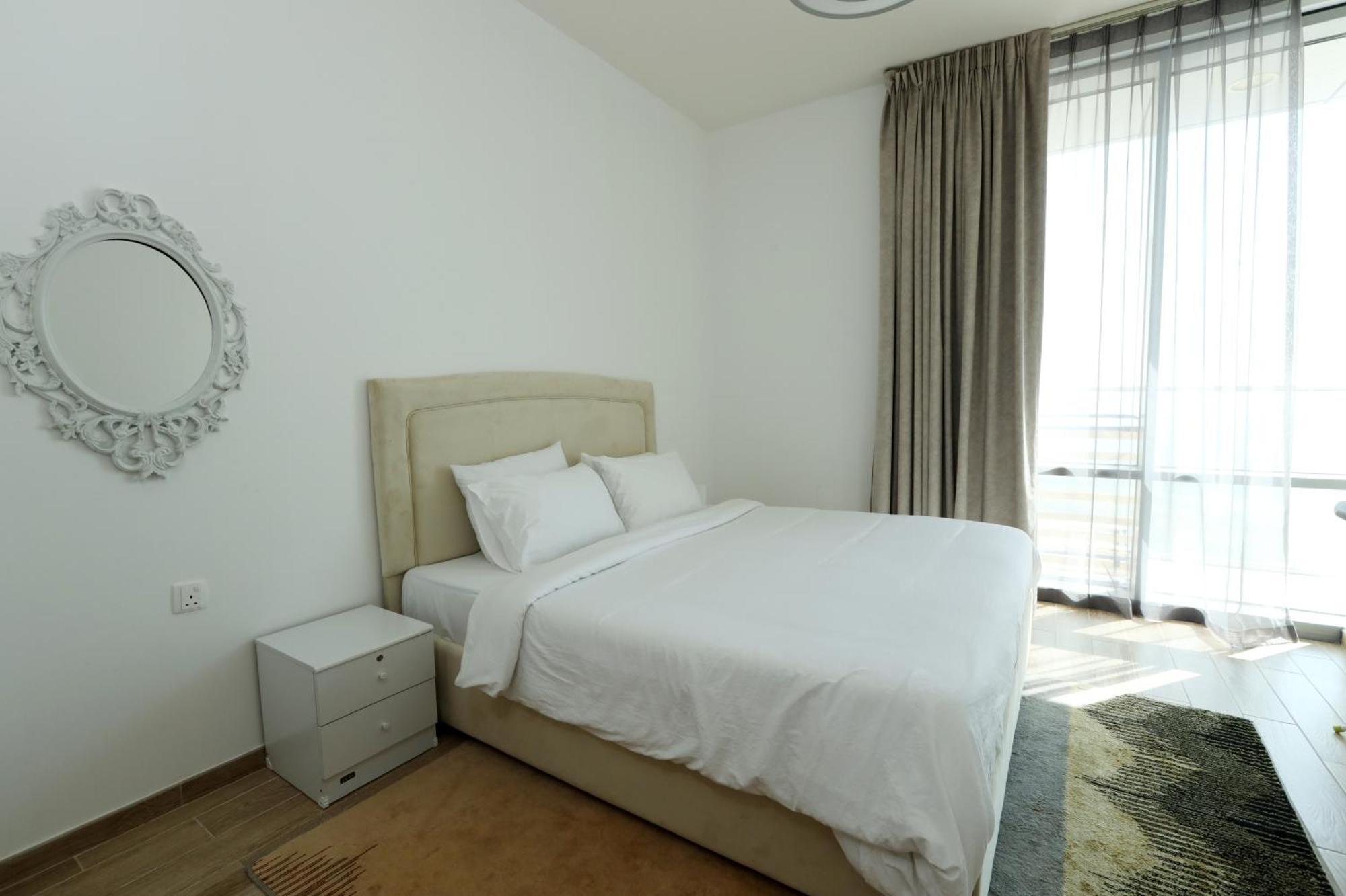 Brown Stone - Canal & Burj Khalifa Five Star Apartment *