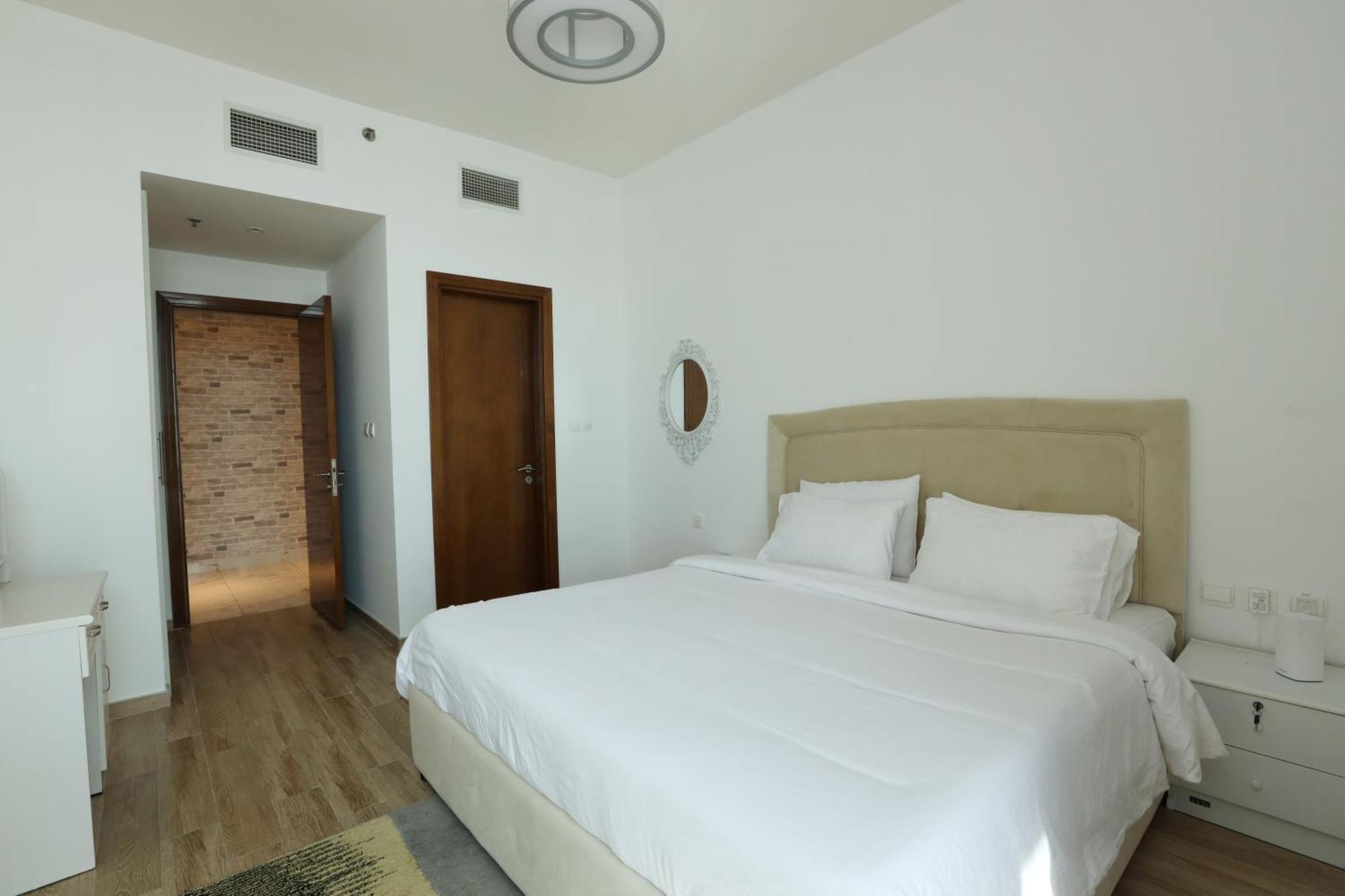 Brown Stone - Canal & Burj Khalifa Five Star Apartment *