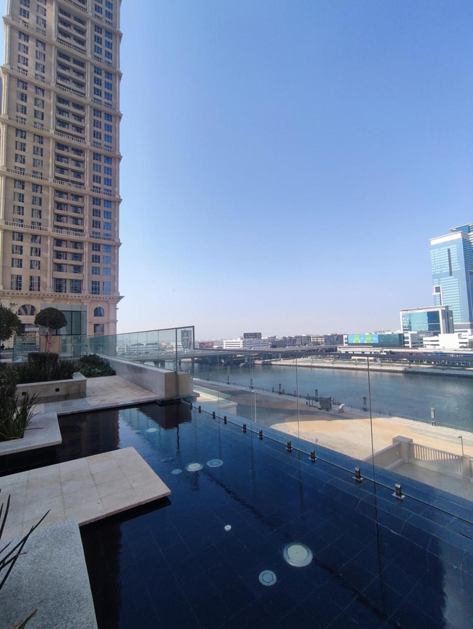 Brown Stone - Canal & Burj Khalifa Five Star