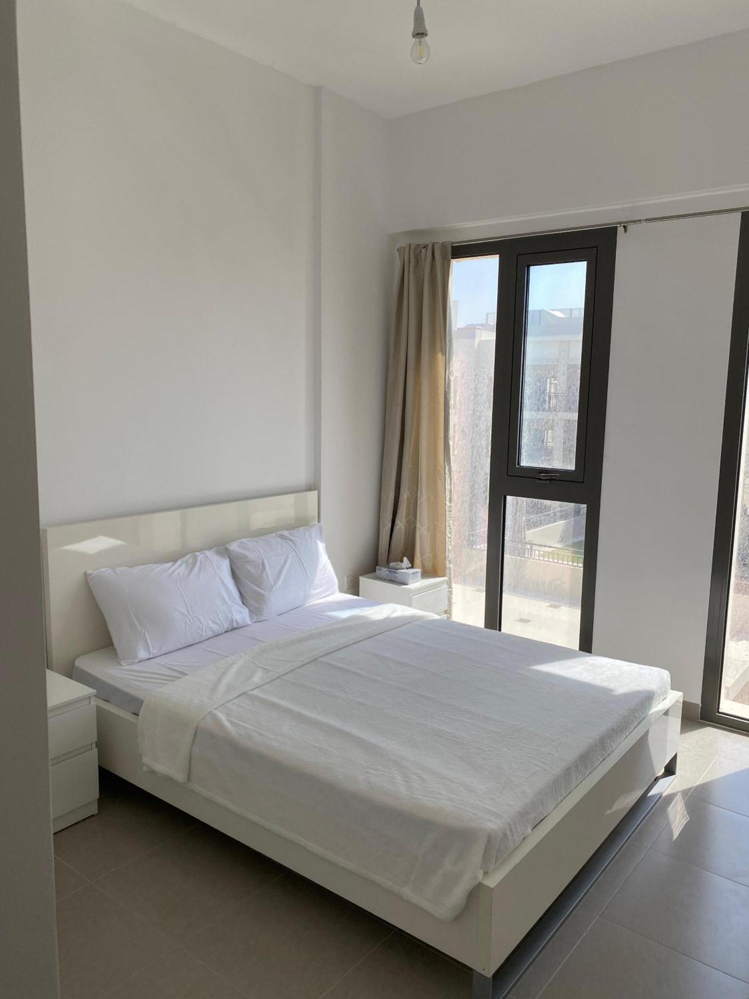 Lovely Calm 3br Easy Accessibility To With Huge Balcony And Pool View Town Square