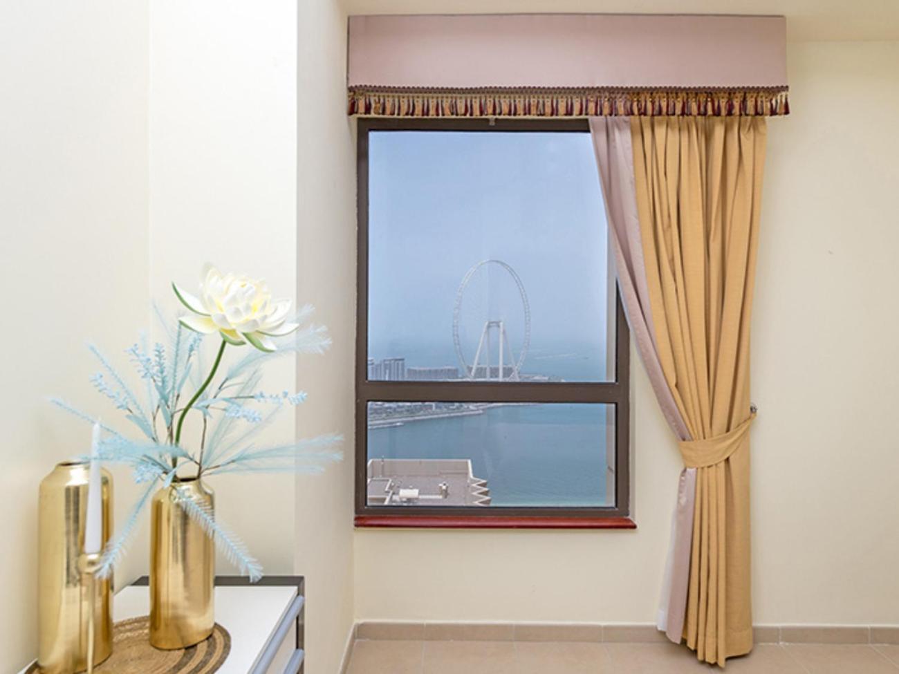 Sea View 2br In Jbr Apartment