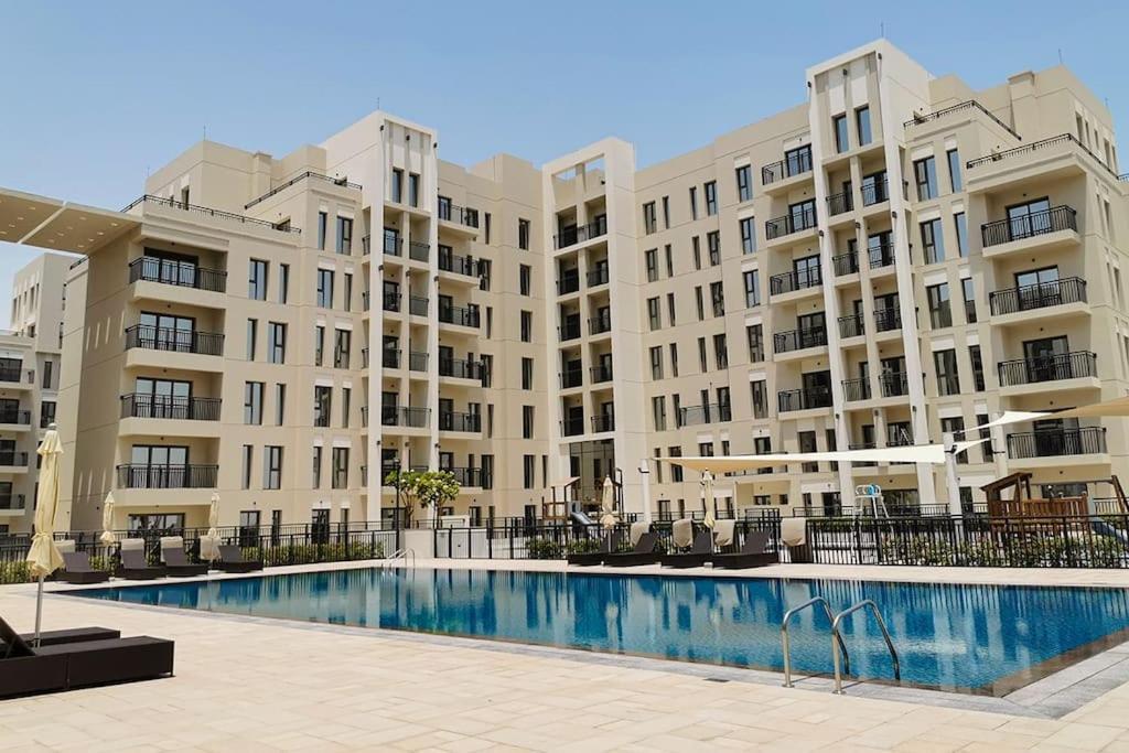 Apartment Lovely Calm 3br Easy Accessibility To With Huge Balcony And Pool View Town Square *