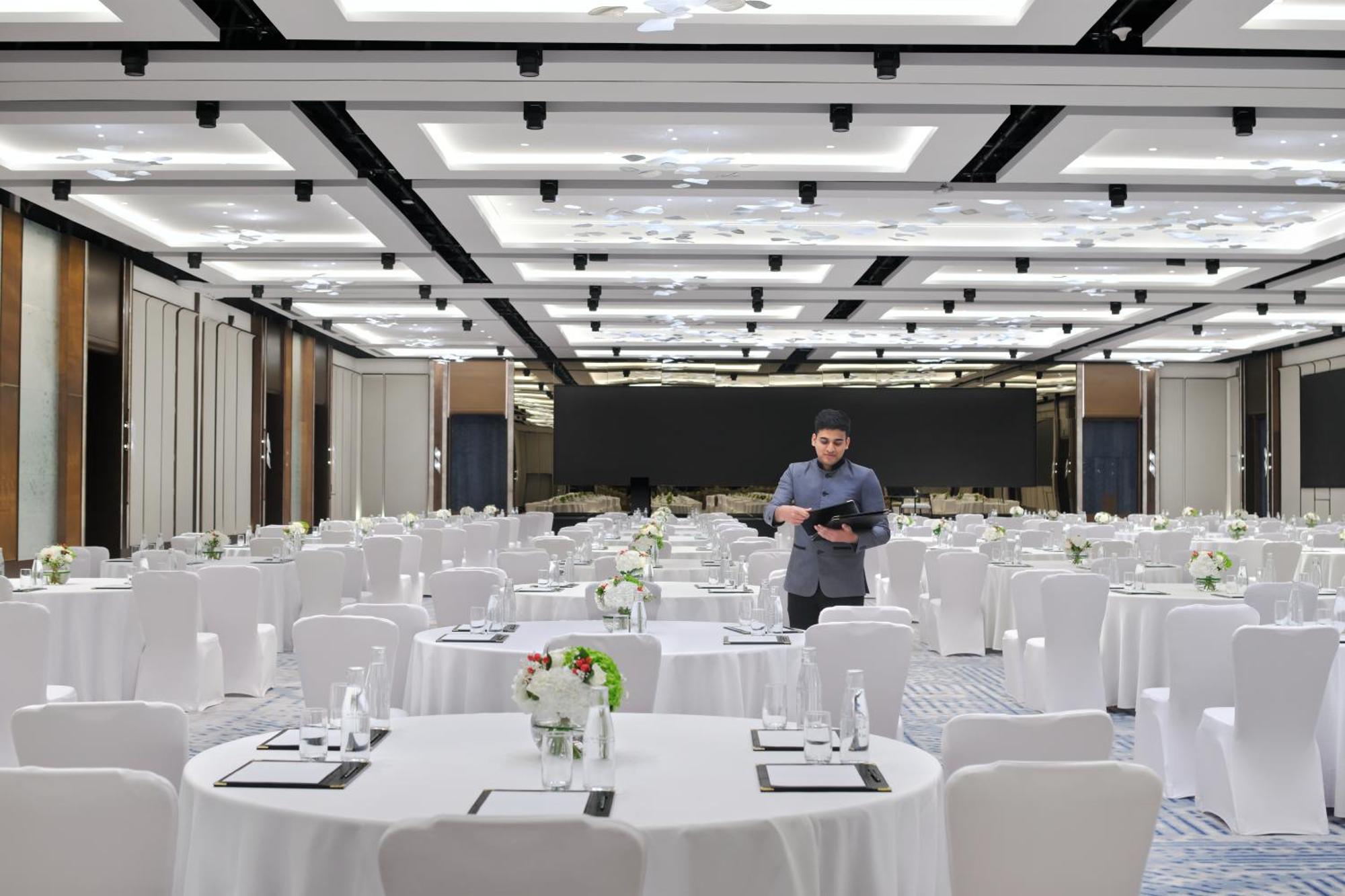 Intercontinental Festival By Ihg Hotel 5*