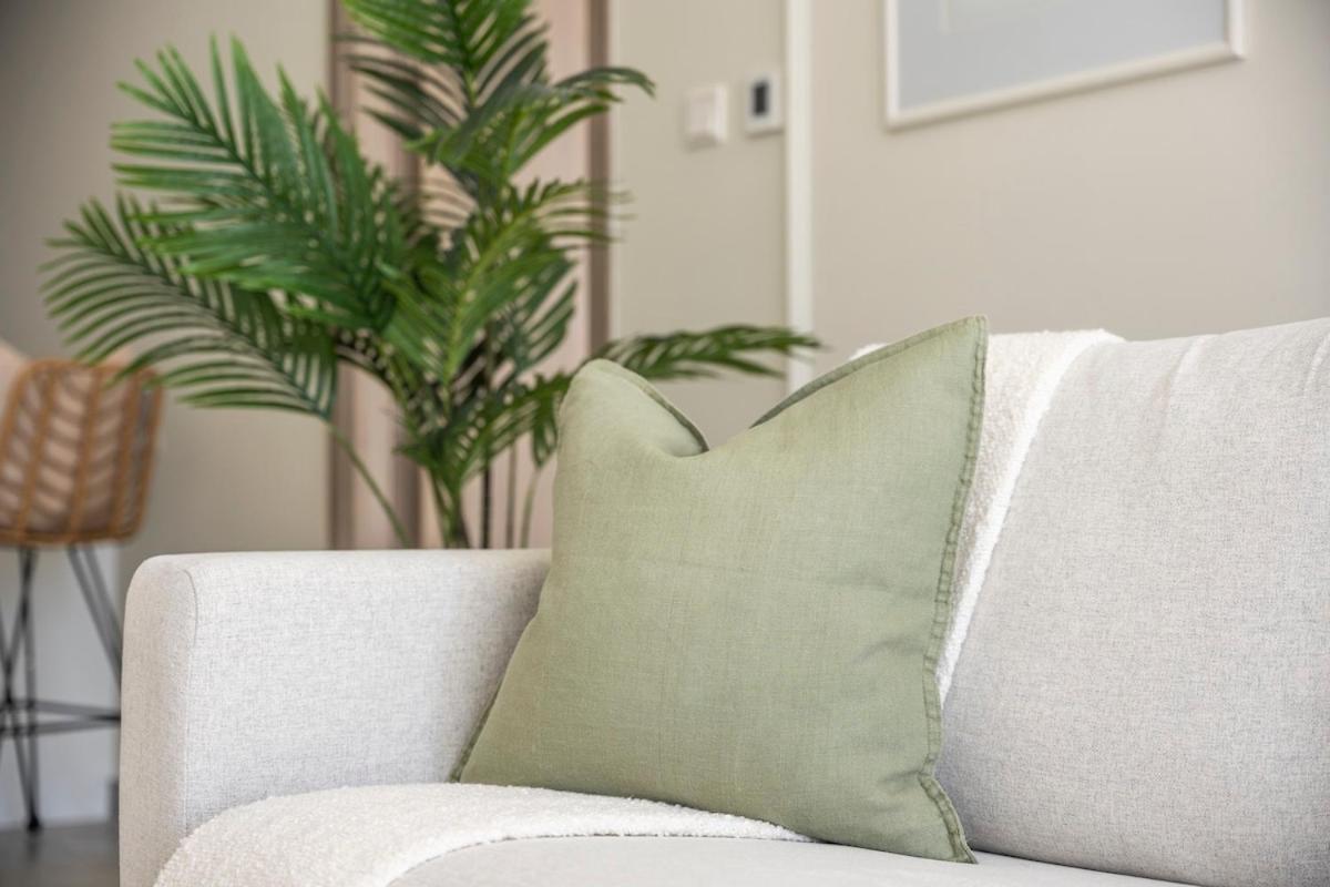 Stunning 1-bedroom With Sea View In Marina Apartment