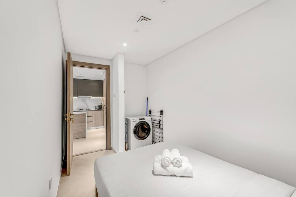 Apartment Waves - Spacious 1br With Balcony In Jvc
