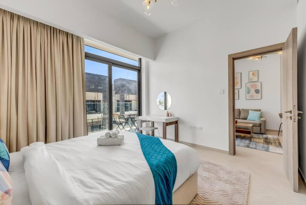 Waves - Spacious 1br With Balcony In Jvc * Dubai