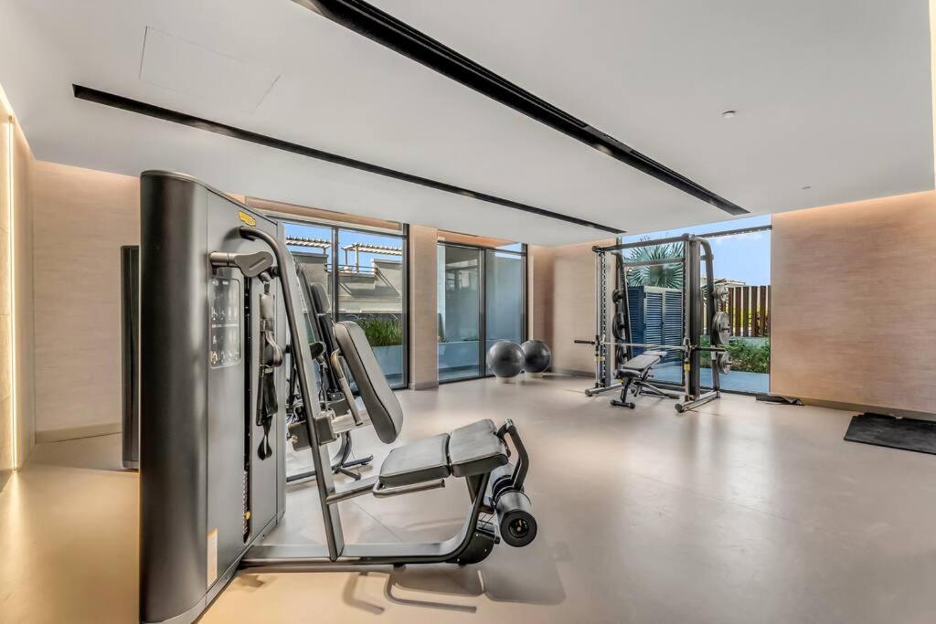 Waves - Spacious 1br With Balcony In Jvc *