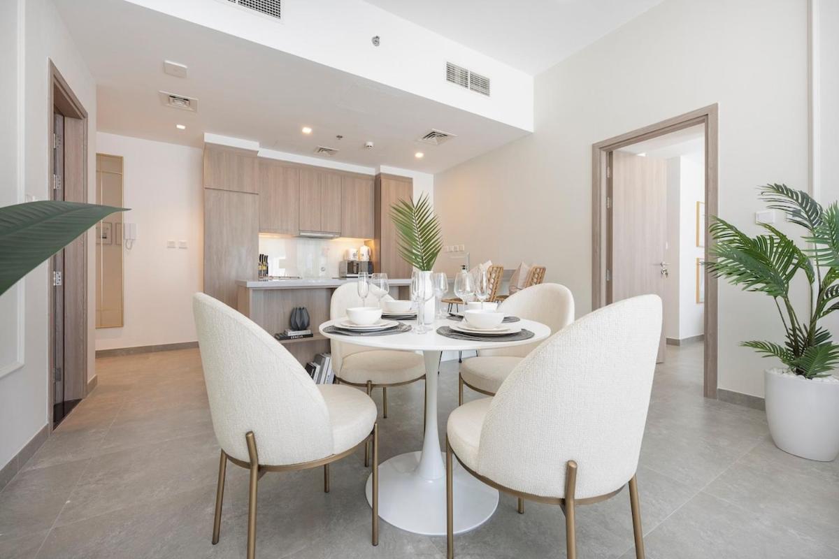 Apartment Stunning 1-bedroom With Sea View In Marina *