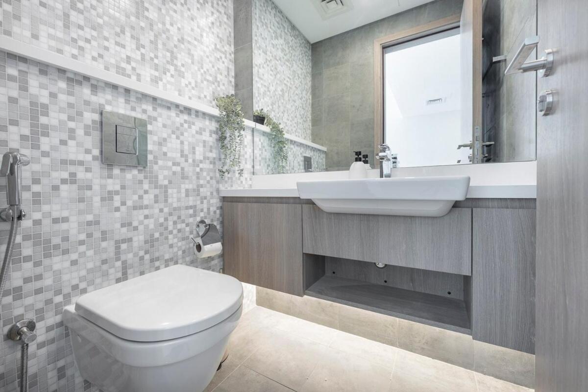 Stunning 1-bedroom With Sea View In Marina
