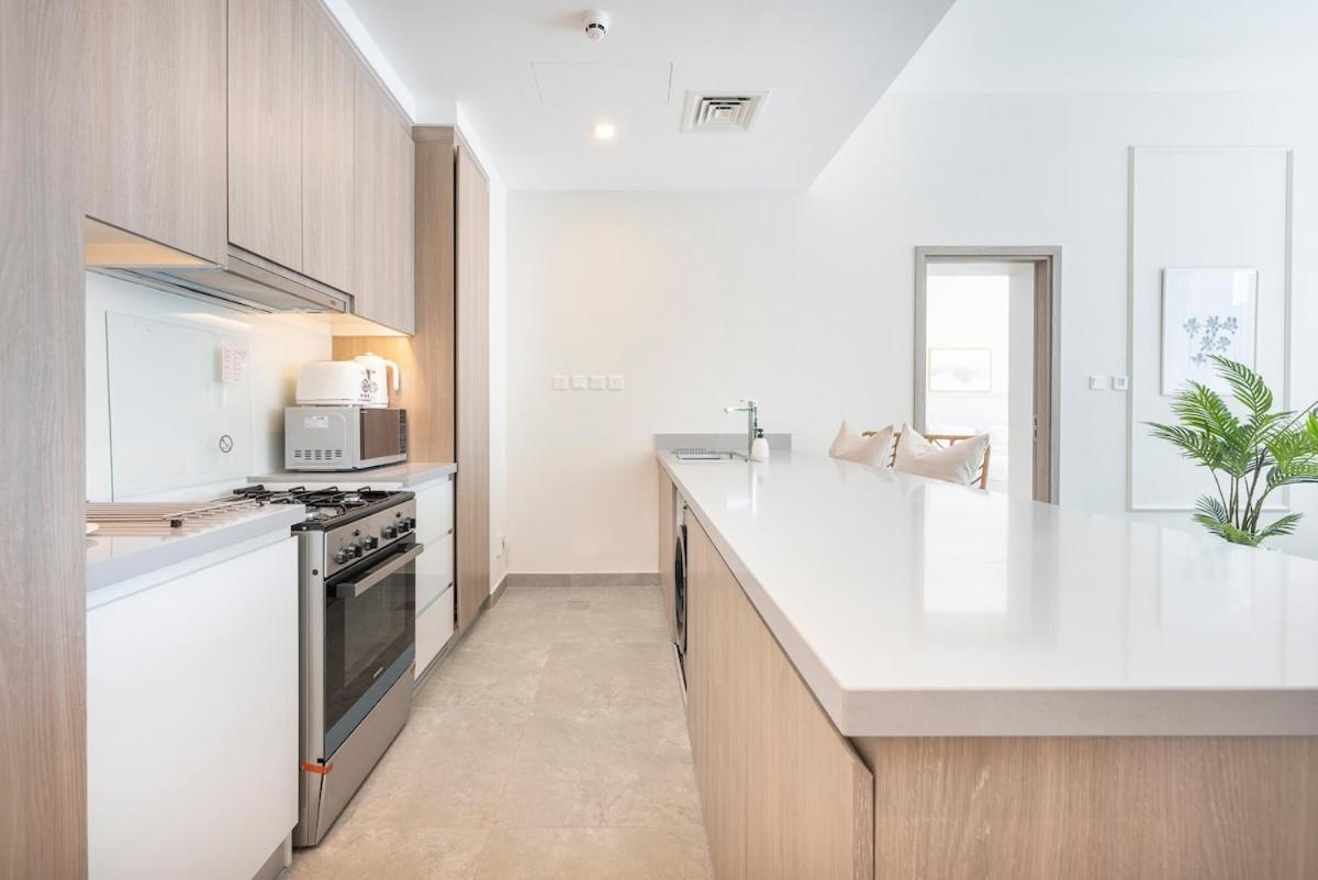 Stunning 1-bedroom With Sea View In Marina Apartment Dubai