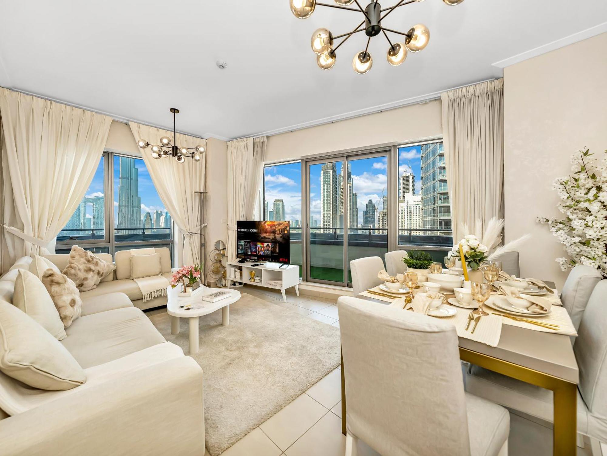 Elegant 1 Bedroom I Burj Khalifa & Fountain Views I Free Gym, Pool, Wi-fi, Parking & Ps5 I By Skyline Serenity
