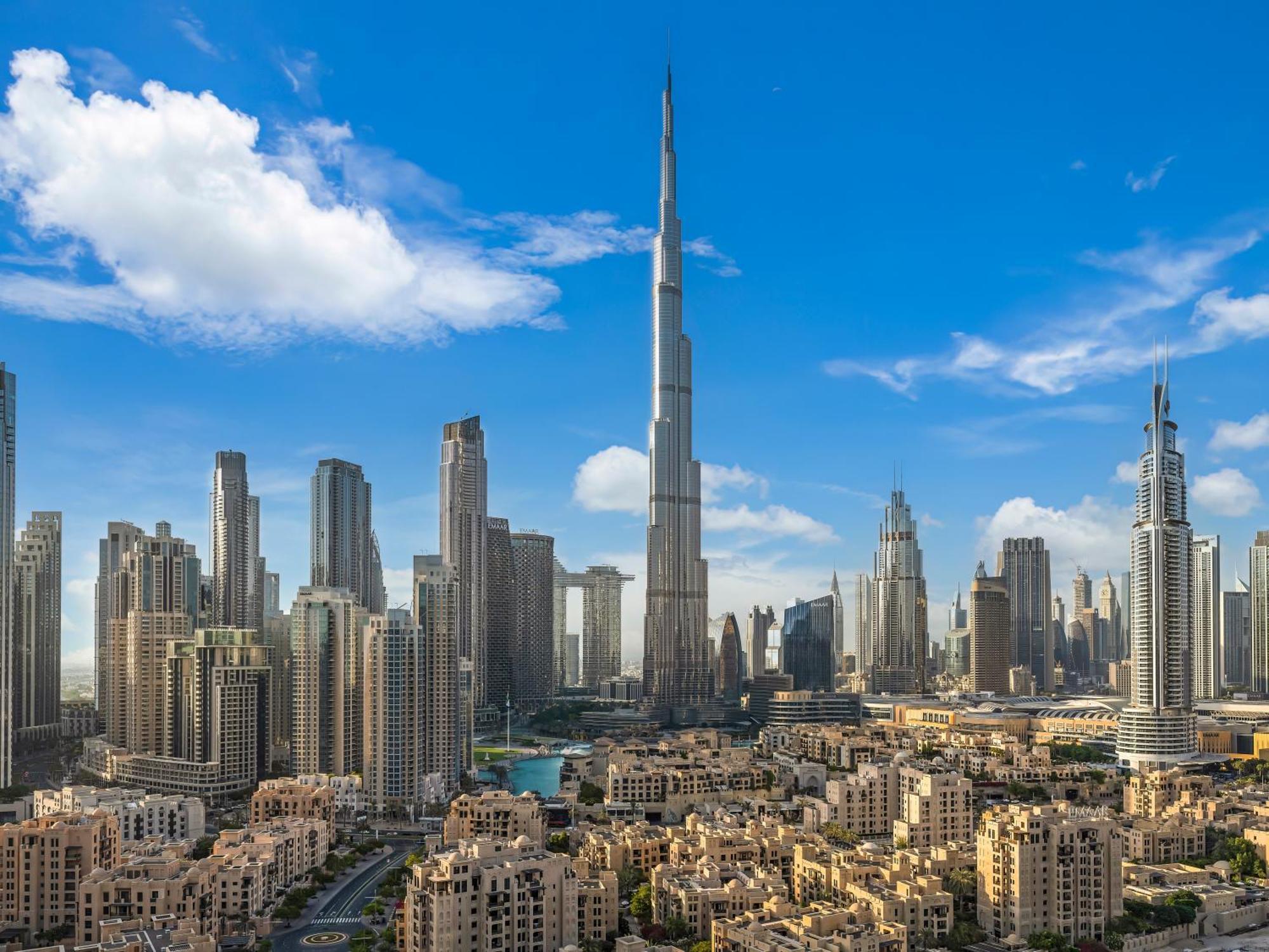 Elegant 1 Bedroom I Burj Khalifa & Fountain Views I Free Gym, Pool, Wi-fi, Parking & Ps5 I By Skyline Serenity Dubai