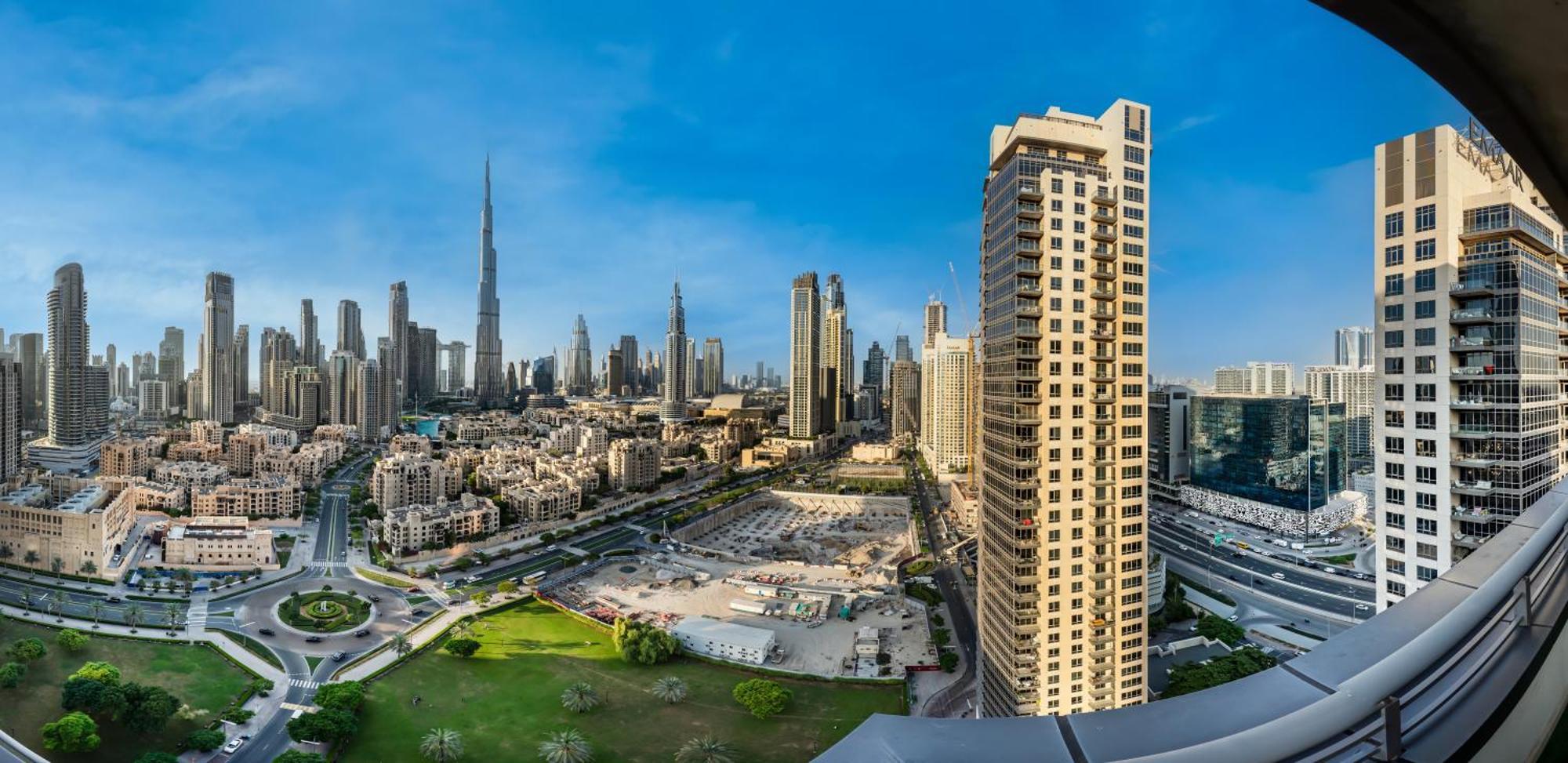 Elegant 1 Bedroom I Burj Khalifa & Fountain Views I Free Gym, Pool, Wi-fi, Parking & Ps5 I By Skyline Serenity * Dubai