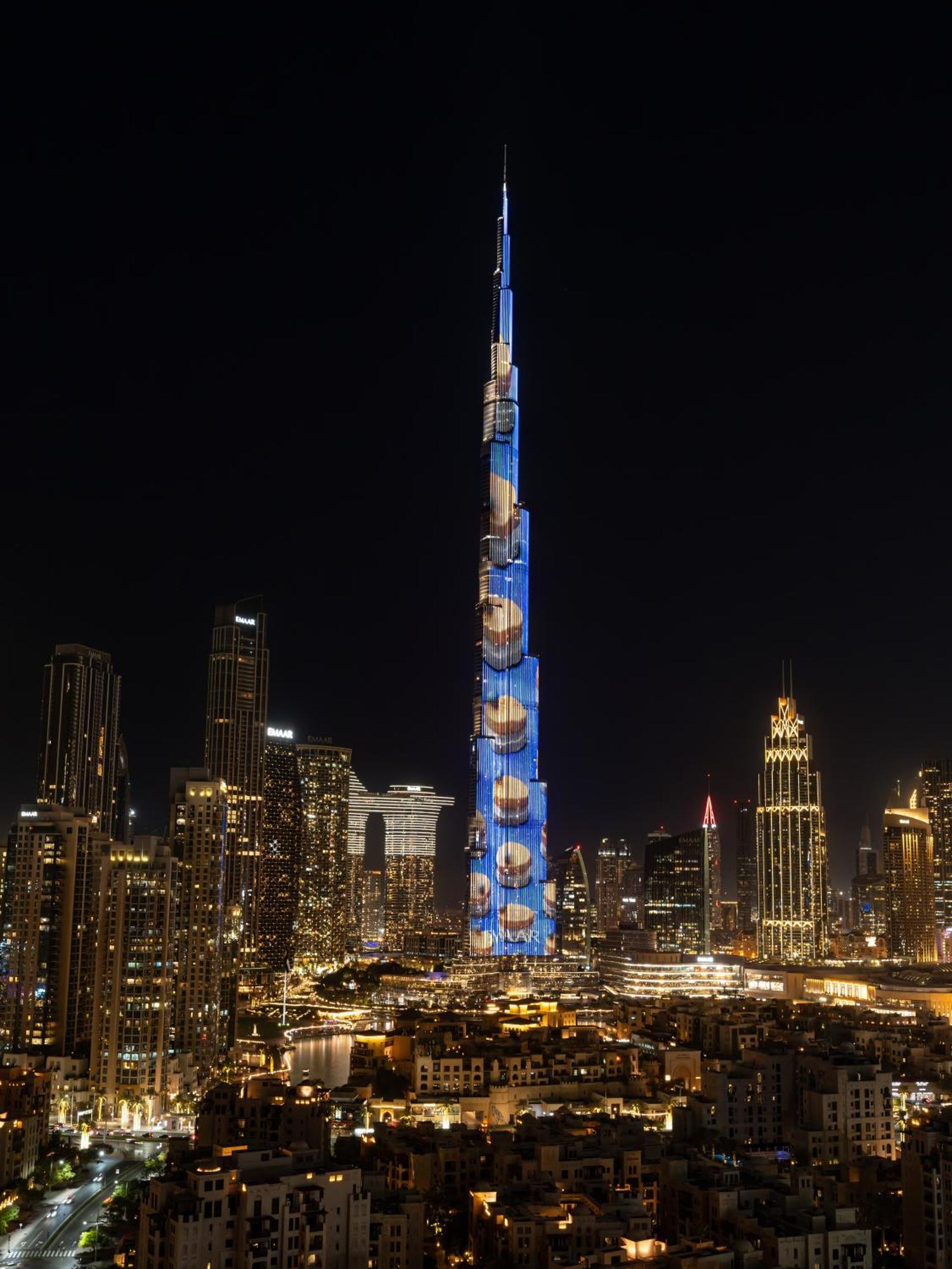 Elegant 1 Bedroom I Burj Khalifa & Fountain Views I Free Gym, Pool, Wi-fi, Parking & Ps5 I By Skyline Serenity *