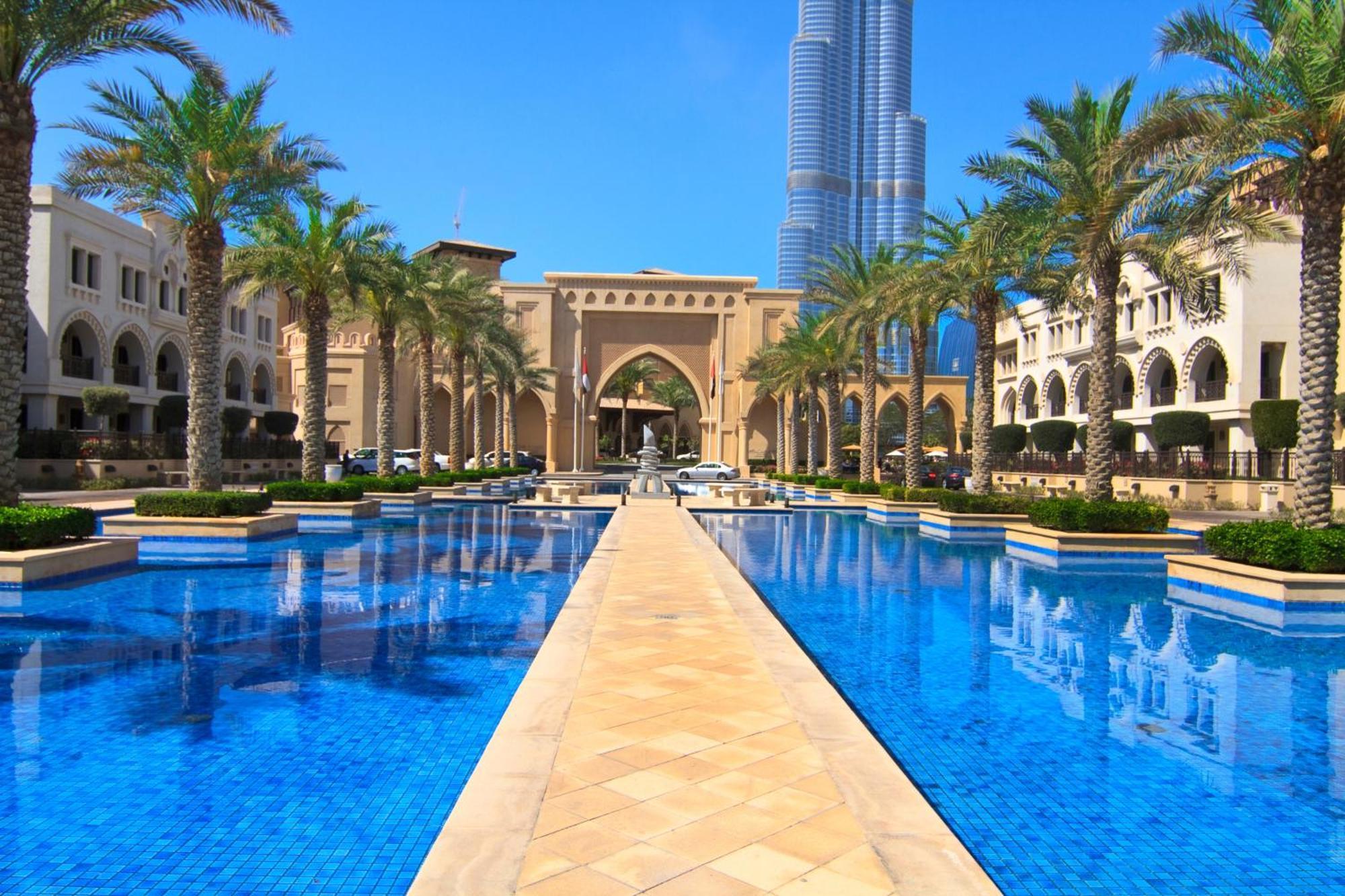 Lux Escape, Burj Crown Opera View, Near Mall Apartment Dubai