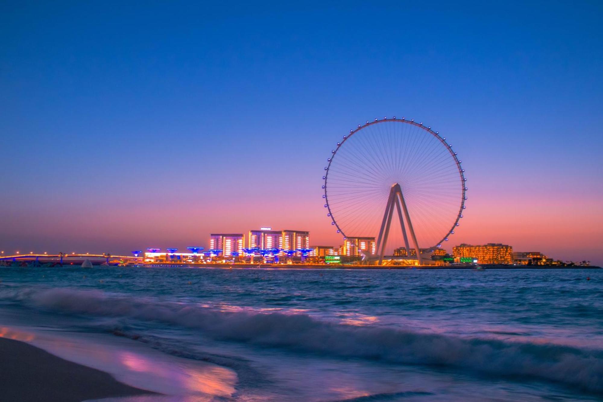 Lux Escape, Burj Crown Opera View, Near Mall Apartment Dubai
