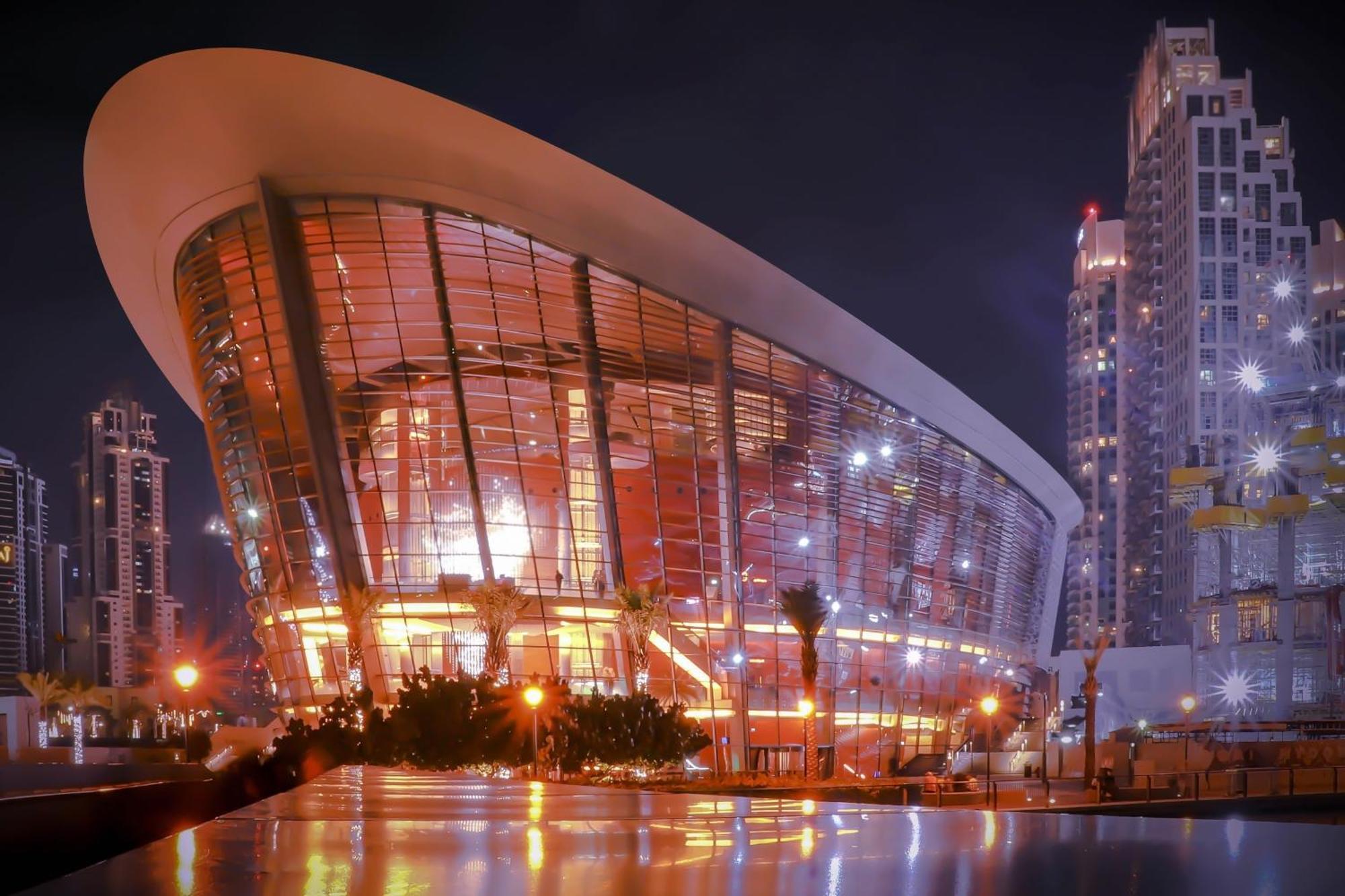 Lux Escape, Burj Crown Opera View, Near Mall Dubai