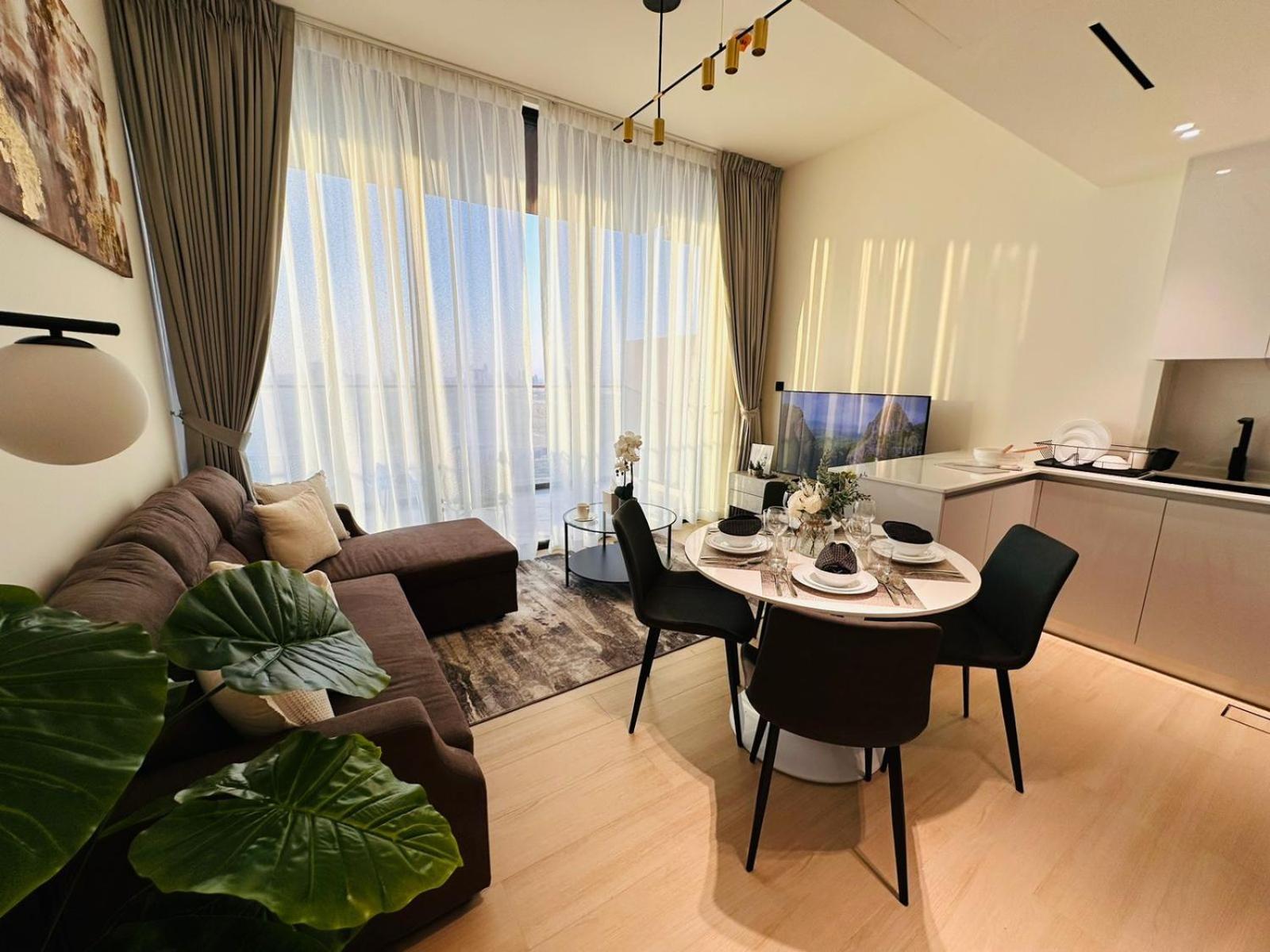 Modern 1br In Jvc With Pool & Gym *
