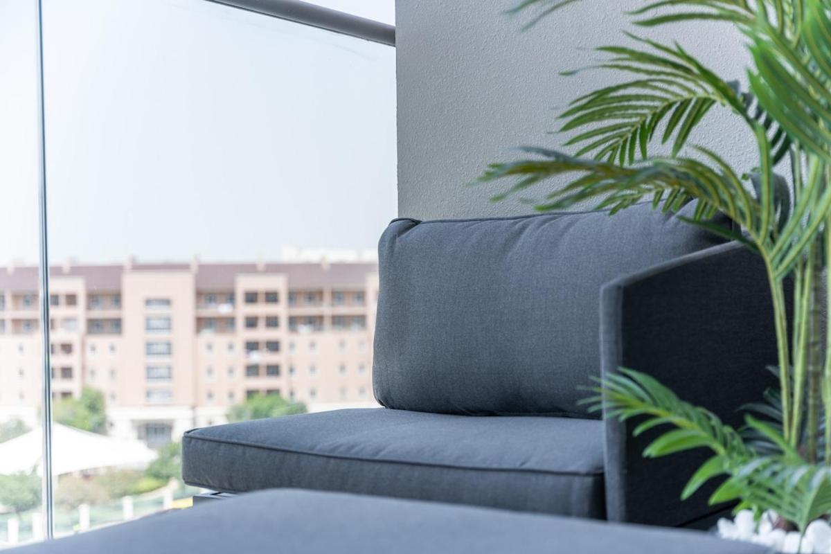 Apartment Chic & Cozy At Laya Heights Dubai