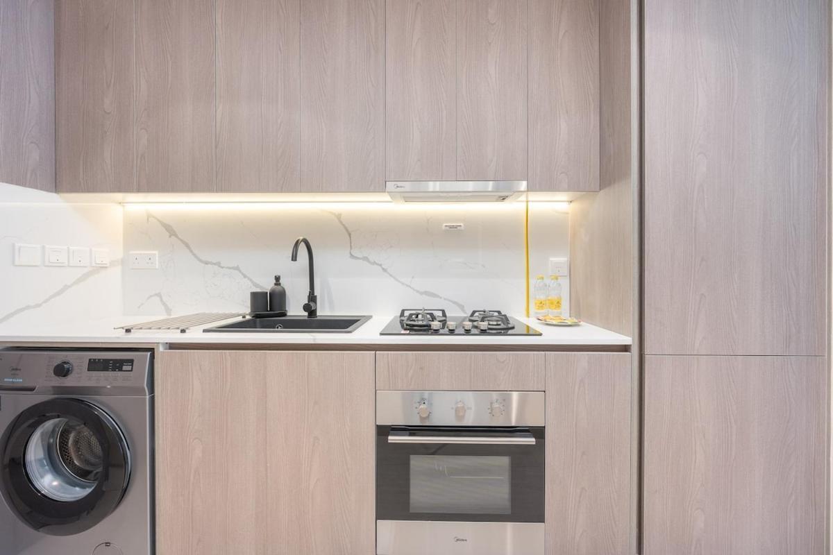 Chic & Cozy At Laya Heights Apartment Dubai