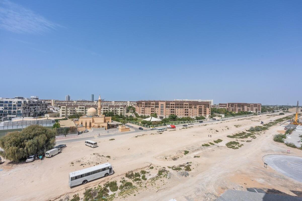Apartment Chic & Cozy At Laya Heights