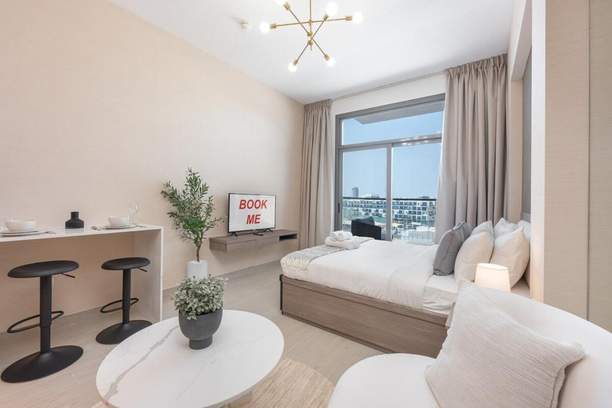 Chic & Cozy At Laya Heights Apartment