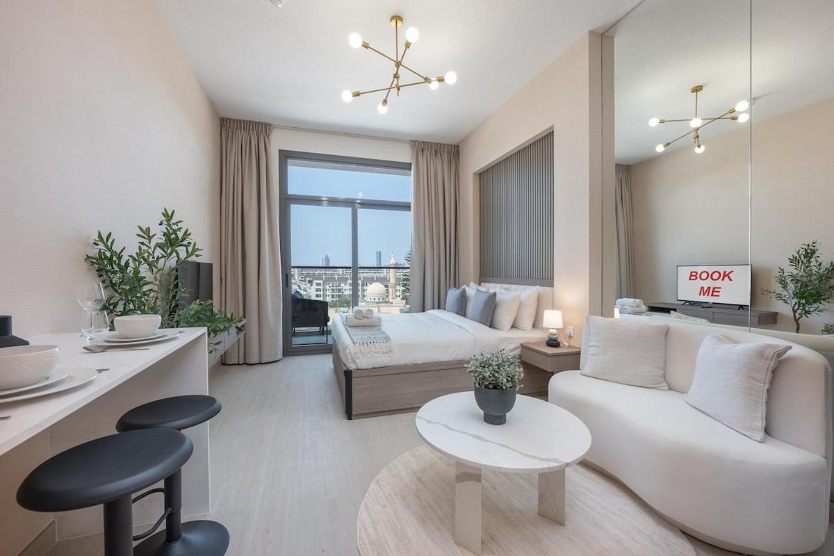 Apartment Chic & Cozy At Laya Heights *