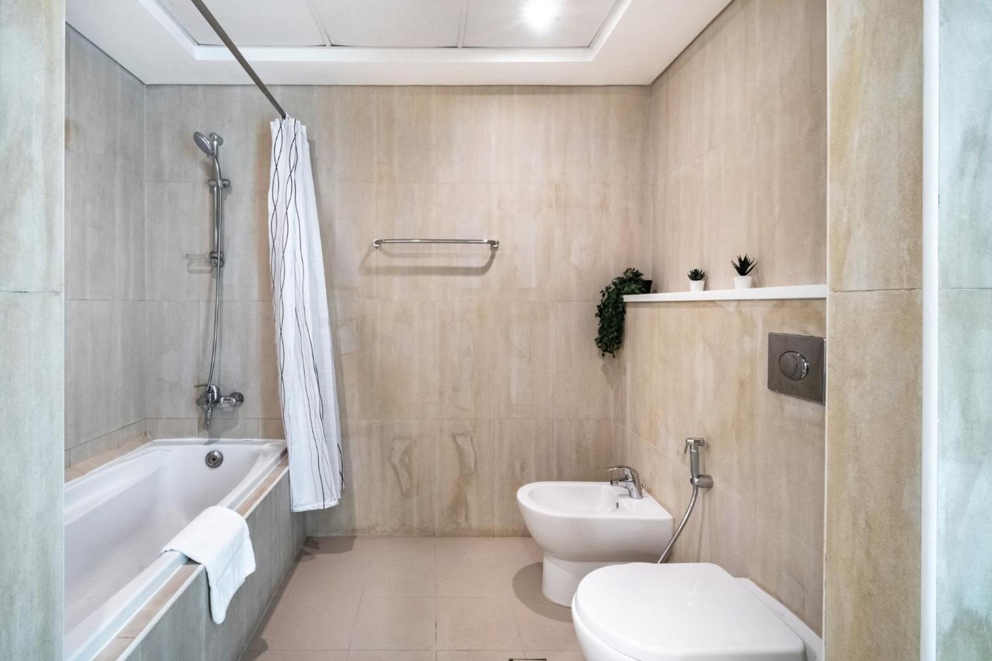 Apartment Classic Retreat In Jbr With Private Access *
