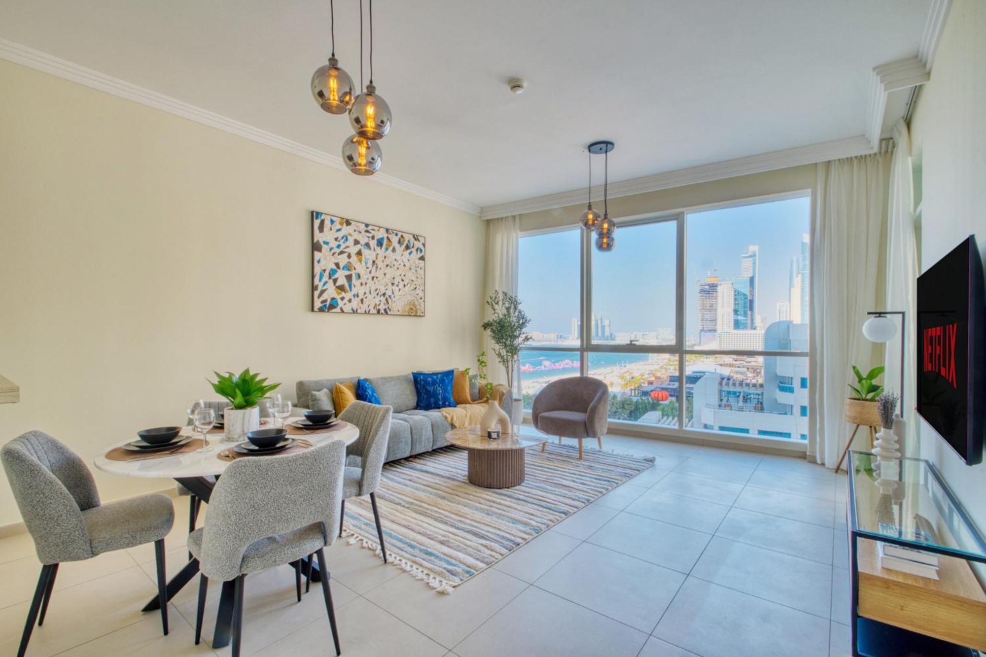 Classic Retreat In Jbr With Private Access Apartment Dubai