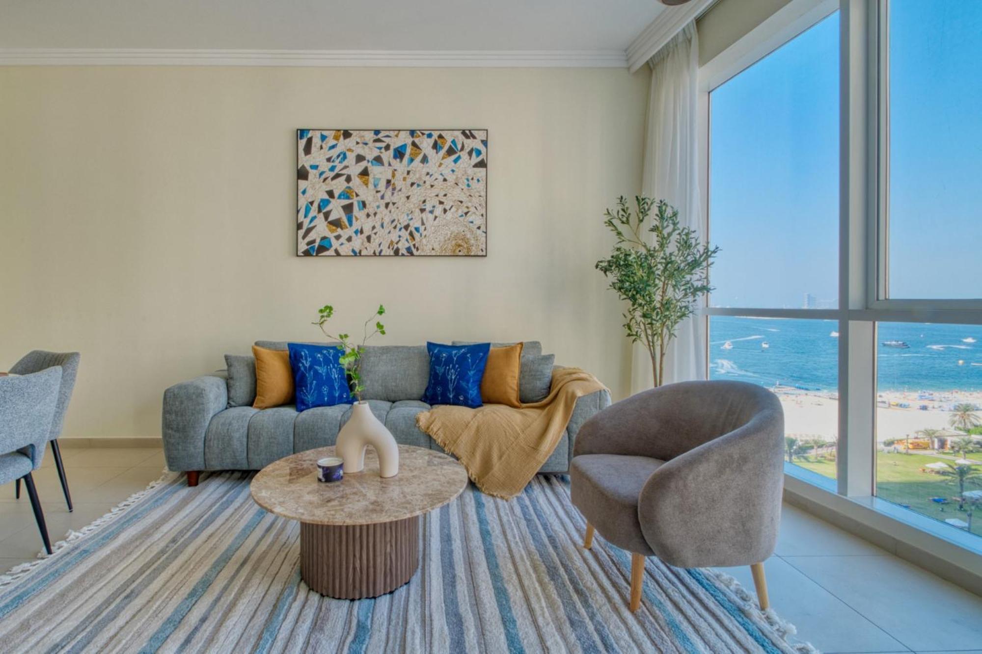 Classic Retreat In Jbr With Private Access Apartment *