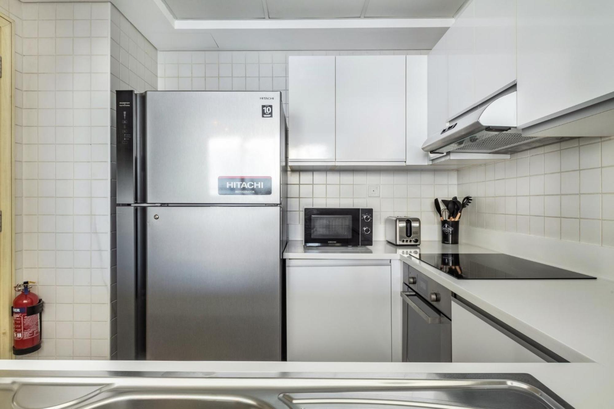 Classic Retreat In Jbr With Private Access Apartment *