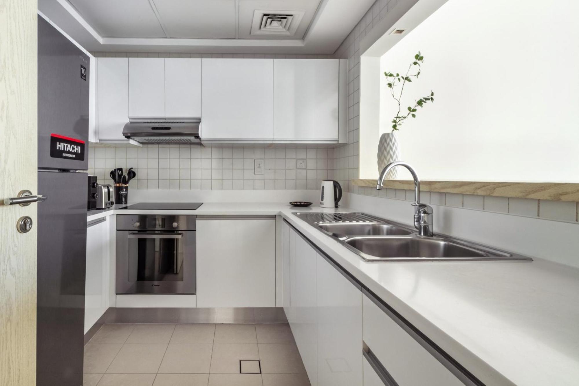 Classic Retreat In Jbr With Private Access *