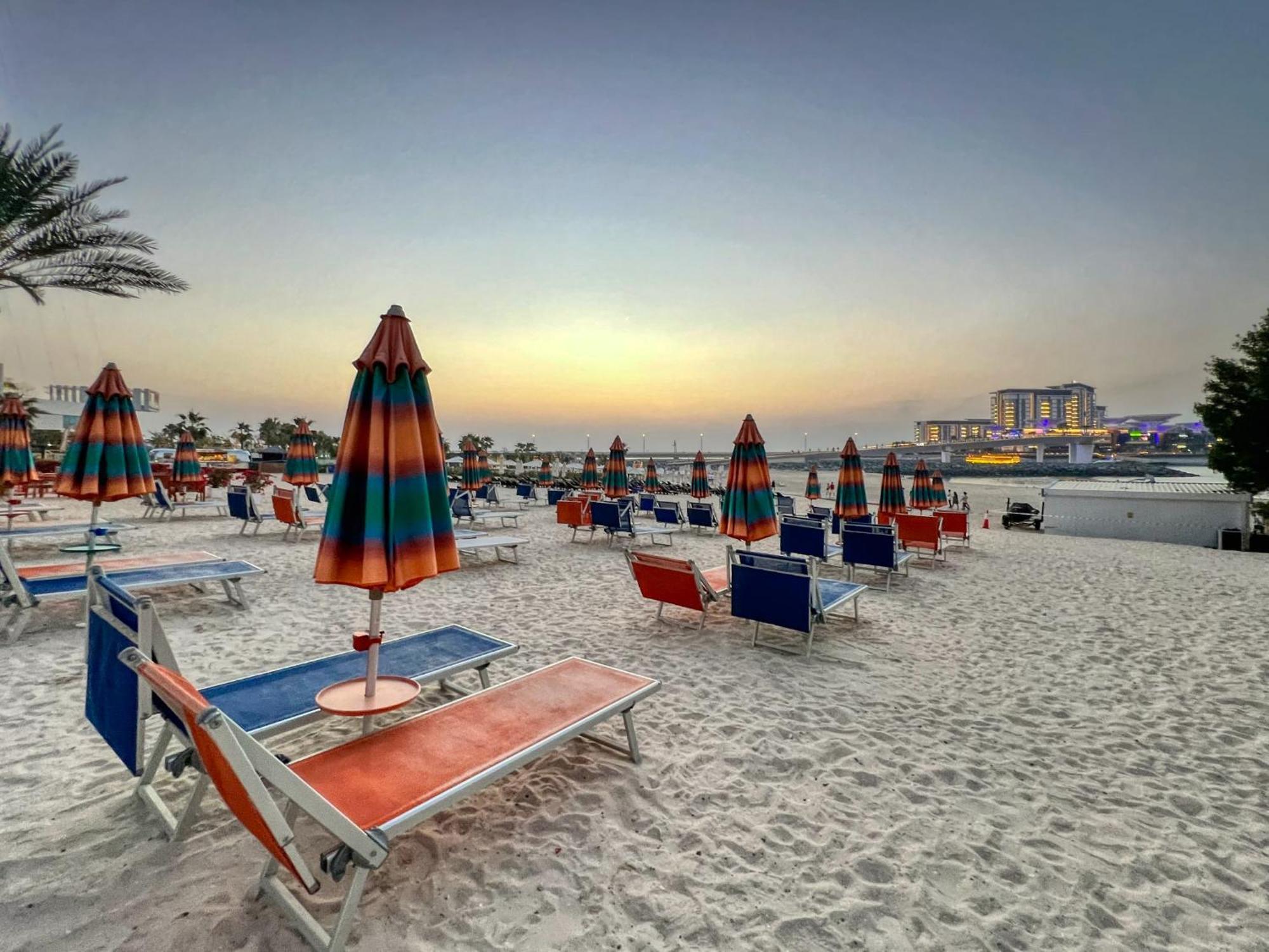 Apartment Classic Retreat In Jbr With Private Access *
