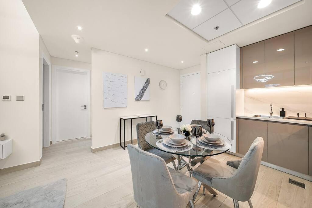 First Class 1br Luxury Escape Dubai