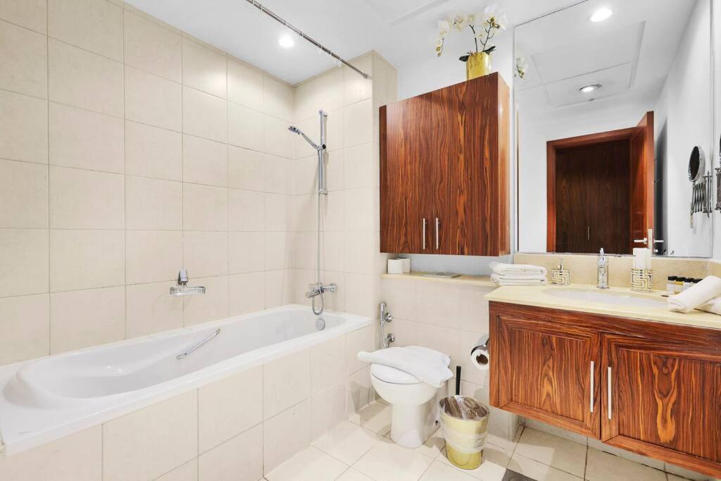 Apartment First Class 2br With Full Downtown Skyline View