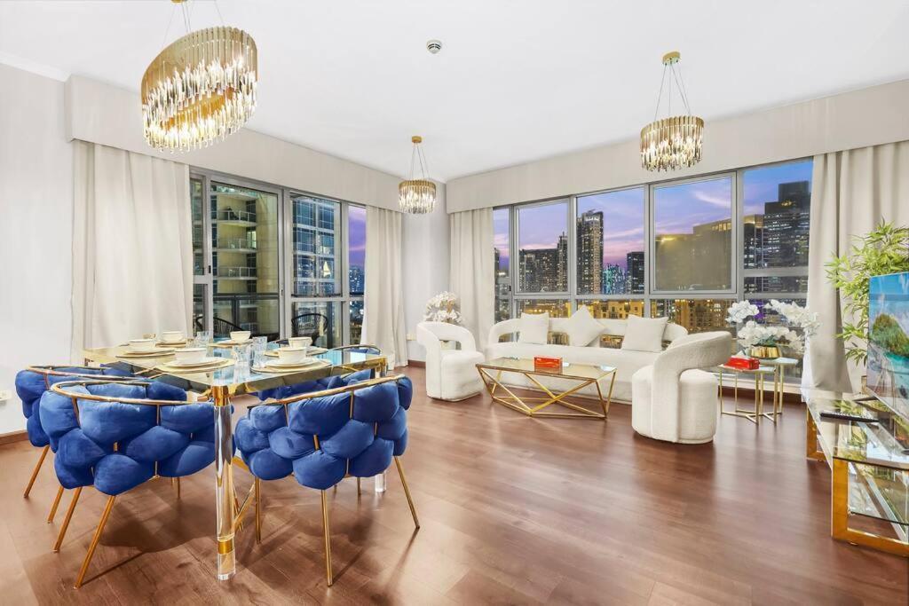 First Class 2br With Full Downtown Skyline View * Dubai