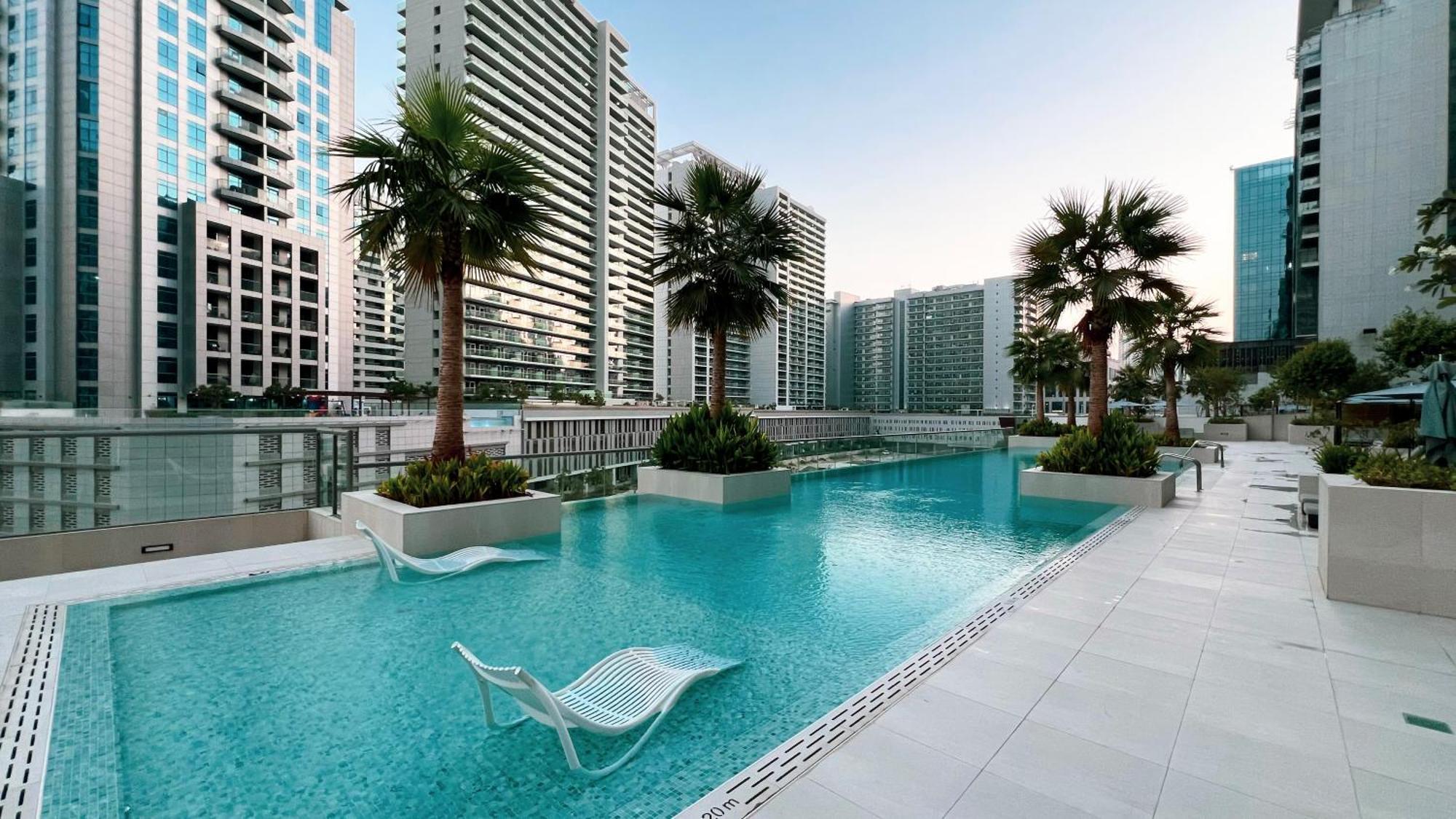Apartment Luxurious New Studio! 2 Double Beds! Sleek Design & High-end Amenities In Downtown Dubai