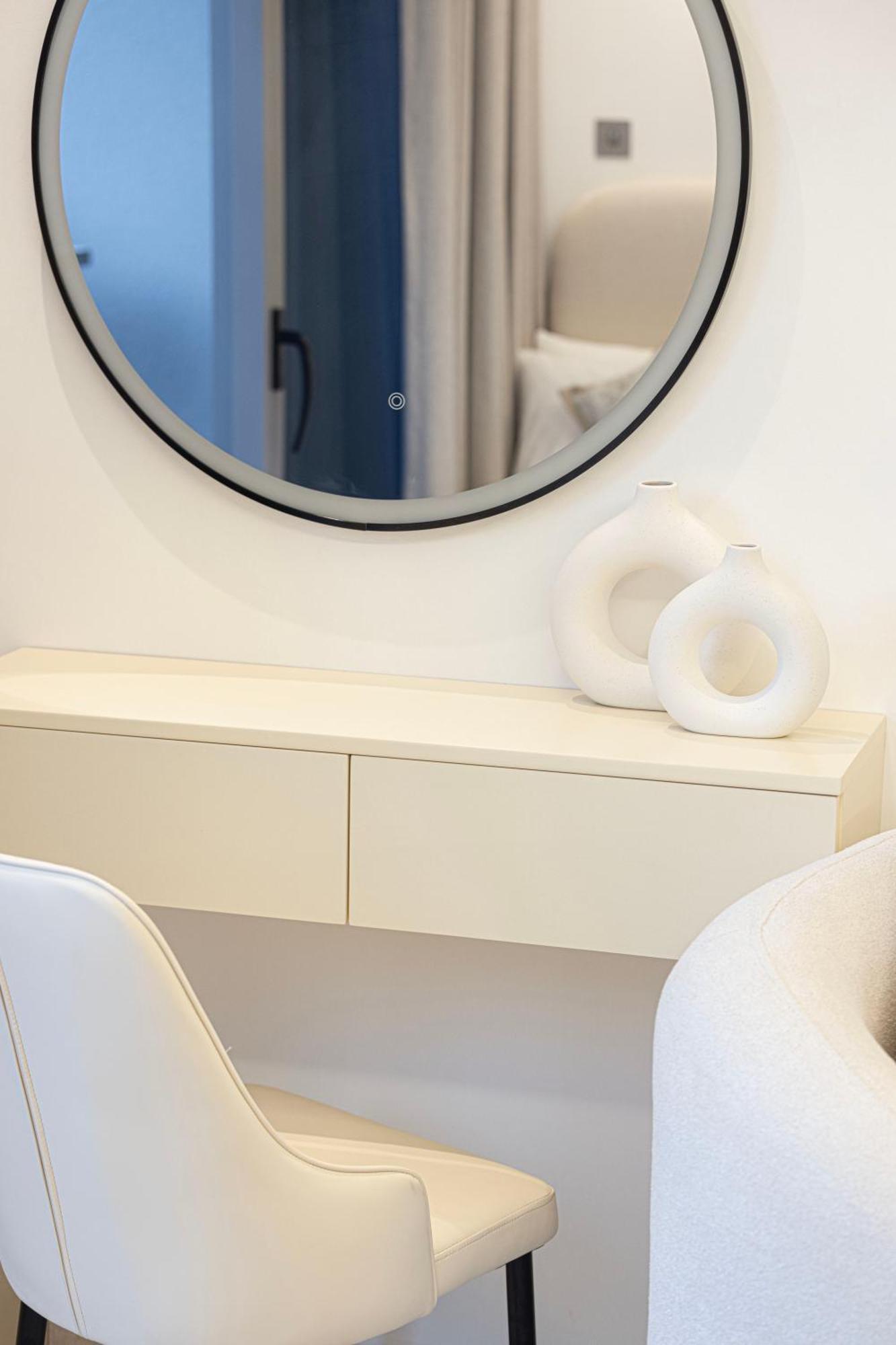 Luxurious New Studio! 2 Double Beds! Sleek Design & High-end Amenities In Downtown Dubai
