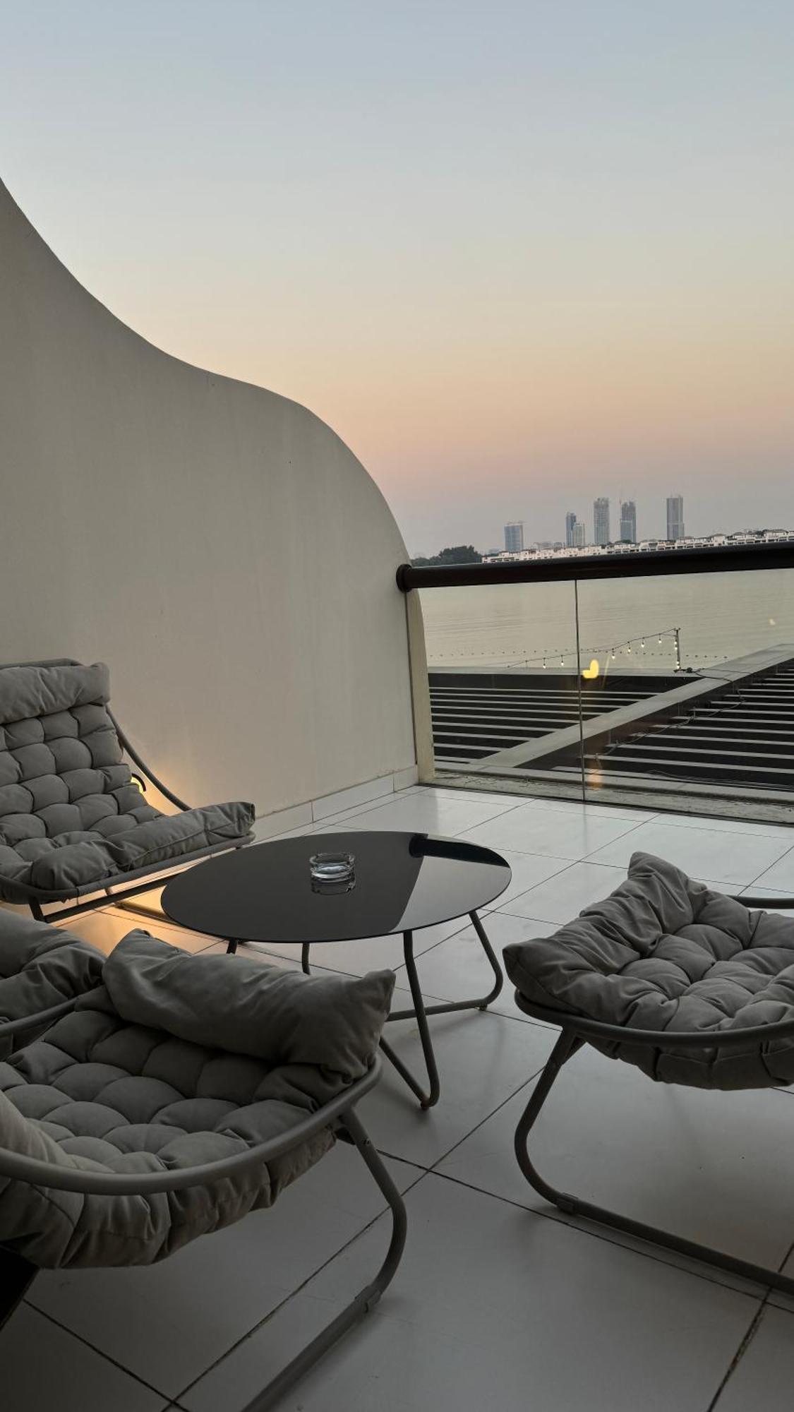 Dimorelux Apartment Dubai