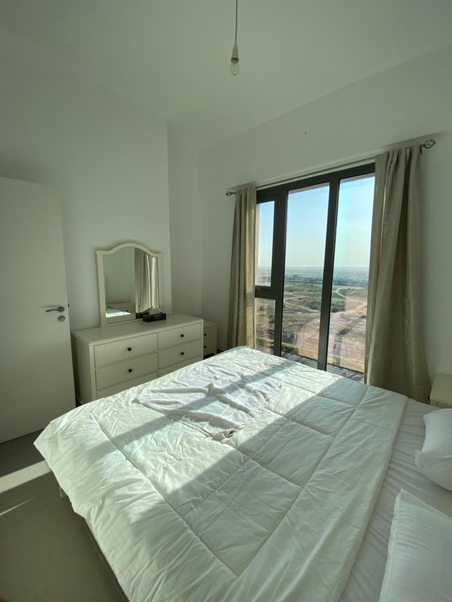 Apartment Lovely Calm 3br Easy Accessibility To With Huge Balcony And Pool View Town Square *
