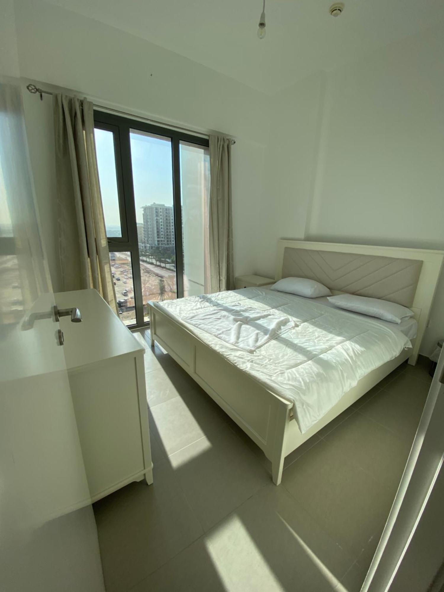 Lovely Calm 3br Easy Accessibility To With Huge Balcony And Pool View Town Square Dubai