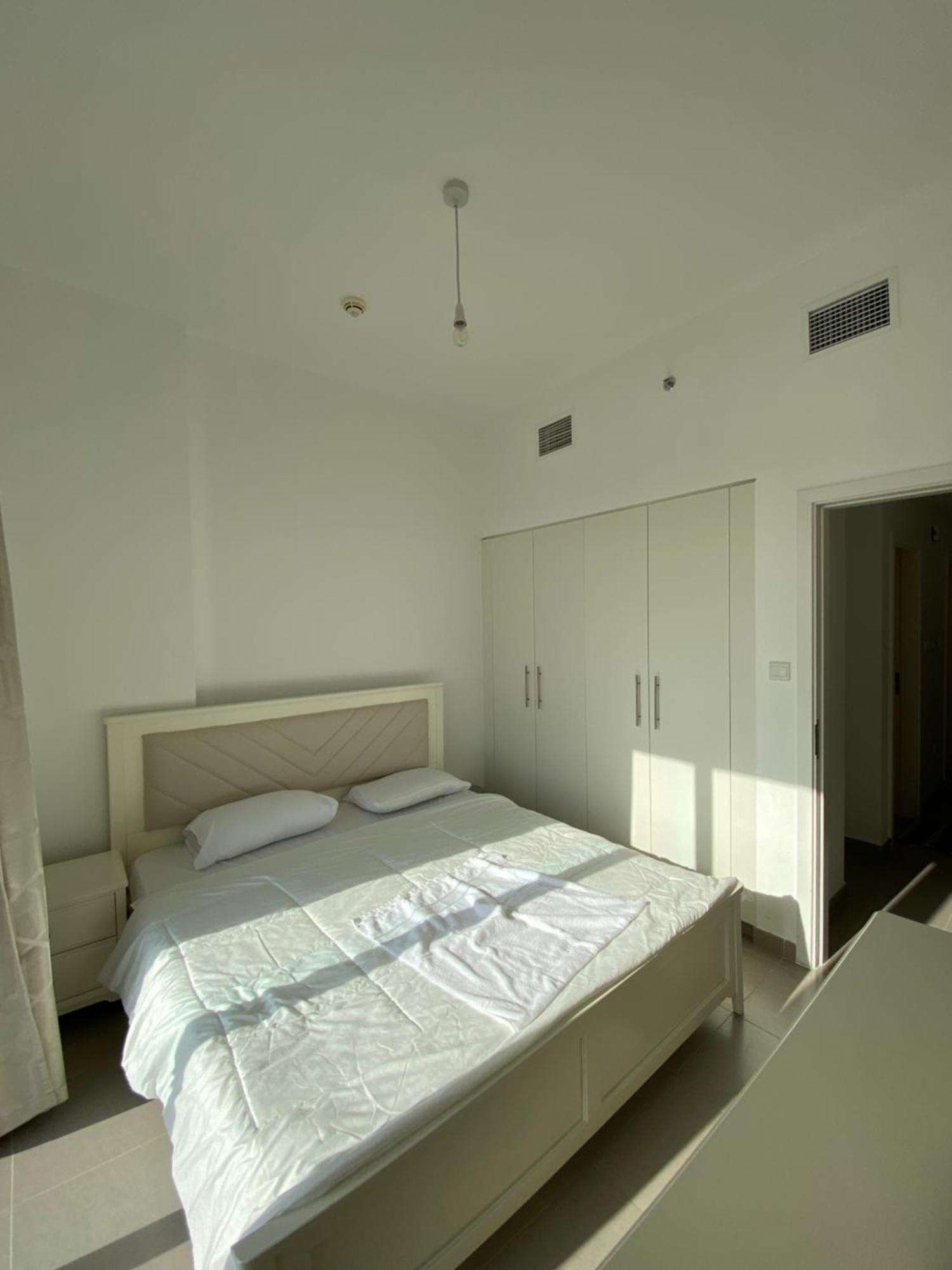 Lovely Calm 3br Easy Accessibility To With Huge Balcony And Pool View Town Square Apartment Dubai