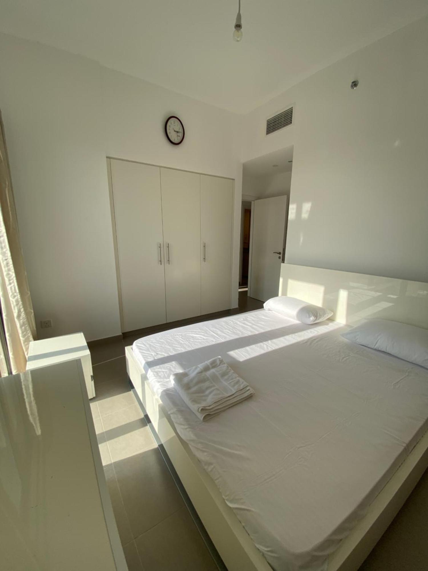 Apartment Lovely Calm 3br Easy Accessibility To With Huge Balcony And Pool View Town Square