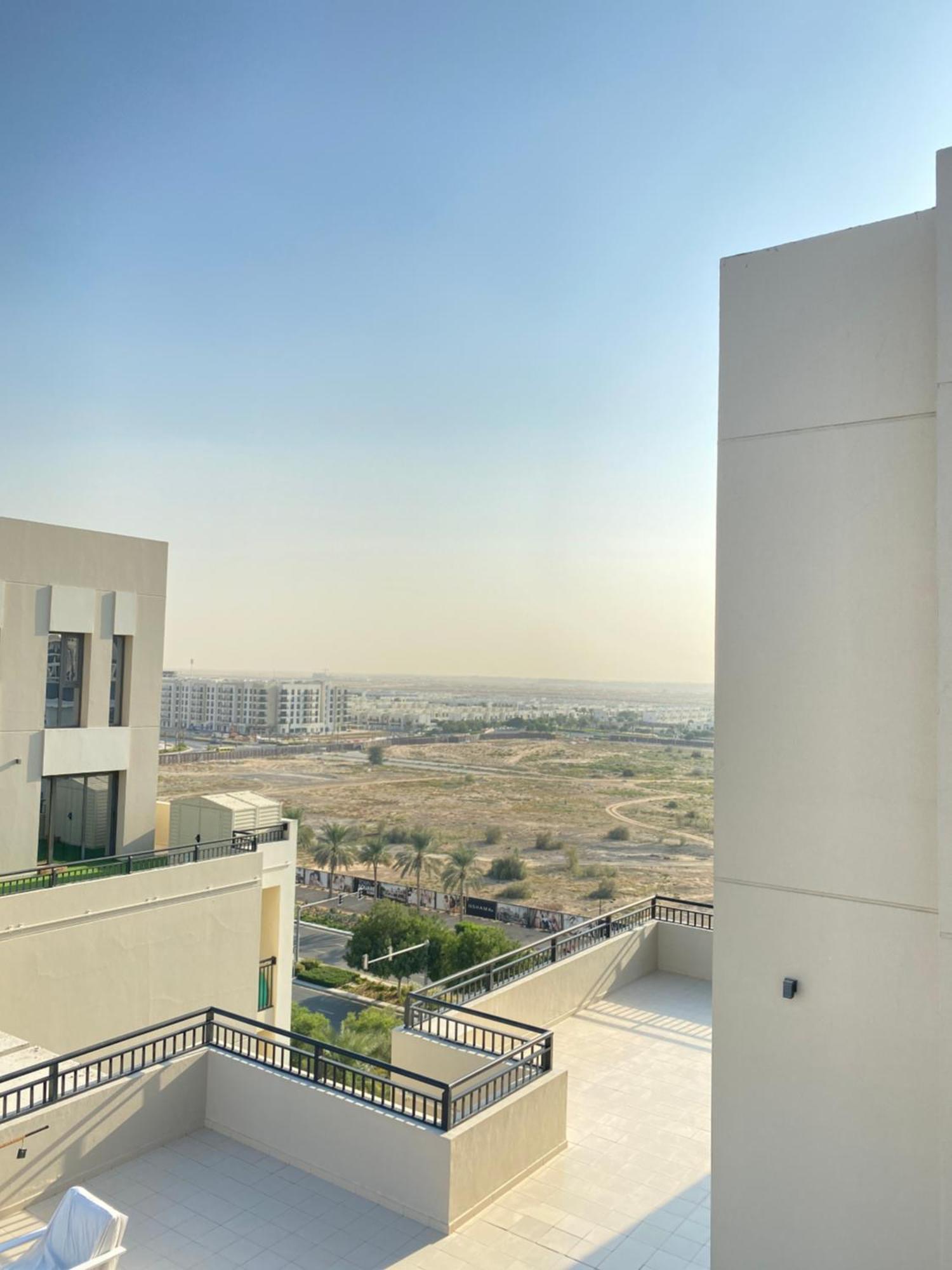 Lovely Calm 3br Easy Accessibility To With Huge Balcony And Pool View Town Square
