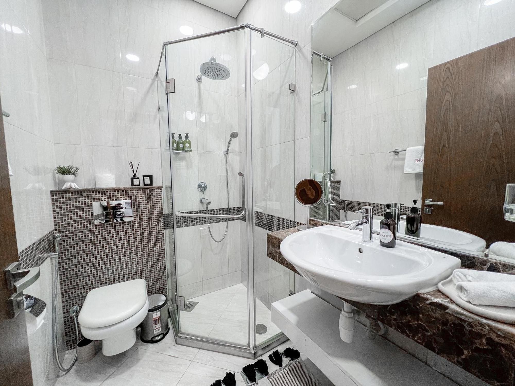 Modern In Pera Tower Jvc Apartment *